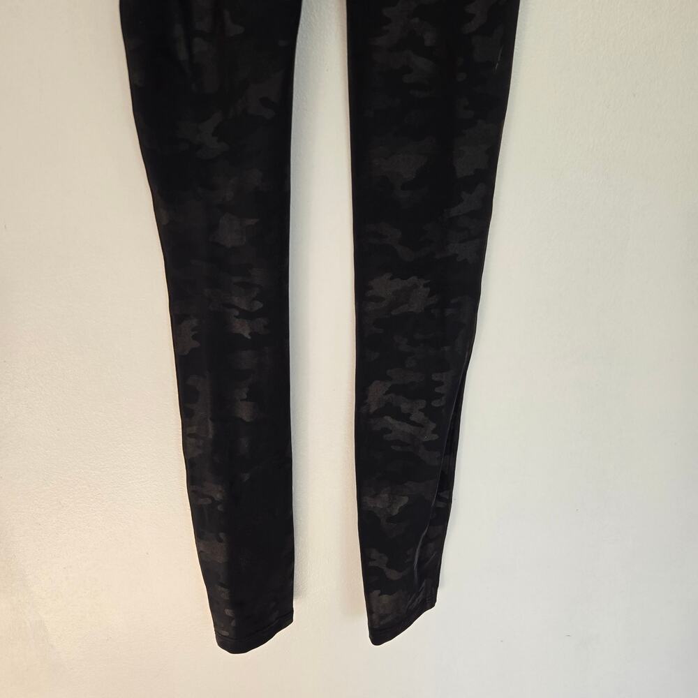 Spanx Black Camo Leggings Stretch Slimming High Rise Stretch Women Small - Picture 8 of 12